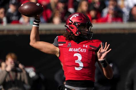 cincinnati bearcats football players|cincinnati bearcats football players 2022.